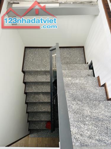 QUẬN 10 - Hẻm Ô Tô 5m - 43M2 - 3Tầng - Chỉ 8.5 Tỷ - 2