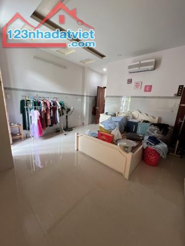 BÁN NHÀ 2 MẶT TIỀN 4 TẦNG 125M2 NGANG 5M  ĐƯỜNG Nguyễn Thị Định, Cát Lái, Q.2 - 3