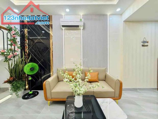 Bán gấp nhà HXH Dương Tử Giang, P15, Quận 5. Ngay Bệnh Viện Chợ Rẫy, Giá 2tỷ550. Thuê 15tr - 2