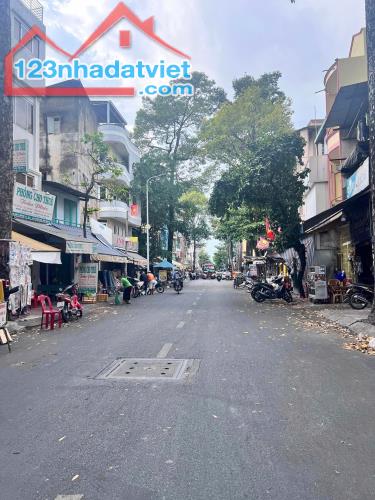 Bán nhà Mặt tiền Lý Nam Đế - giao Nguyễn Chí Thanh, Q 11, 4x14m, 4 Tầng - 3 PN,15.9 tỷ.