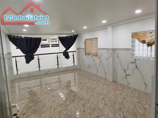 Bán nhà Mặt tiền Lý Nam Đế - giao Nguyễn Chí Thanh, Q 11, 4x14m, 4 Tầng - 3 PN,15.9 tỷ. - 1