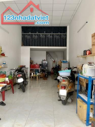 Âu Dương Lân P3 Q8, hẻm 4m. đang chờ thuê 9 triệu /1t, 43m2 - 3.9 *11 - giá 4.7 tỉ TL - 3