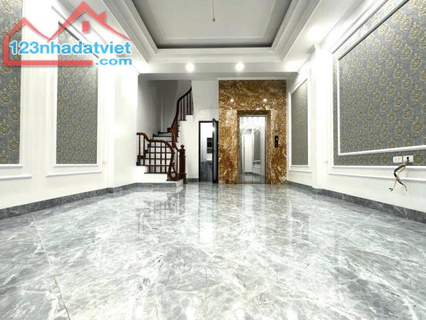 BÁN NHÀ 5 , THANG MÁY ,  ĐƯỜNG Ô TÔ , GẦN MẶT PHỐ TRẦN PHÚ, Ở VĂN QUÁN, HÀ ĐÔNG