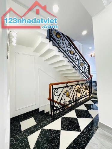 **Bán nhà đường Phạm Văn Hai, phường 3 Tân Bình, 6x18; biệt thự nở hậu - 2