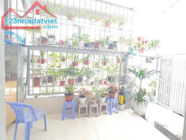 Cần bán nhà gấp để chuyển hướng kinh doanh