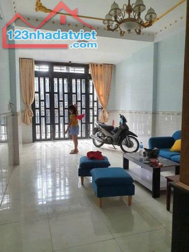 NHÀ PHỐ DÂN TRÍ CAO RÁO SẠCH SẼ - TRƯỚC CHỦ CHO THUÊ 15TR/THÁNG., - 1