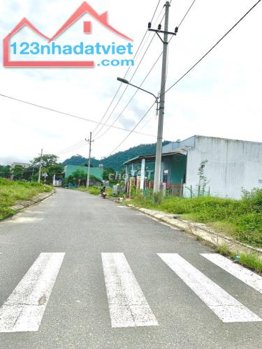 Nợ ngân hàng–Cắt lỗ 100tr, bán lô đất mặt tiền đường nhựa trung tâm TT Thạnh Mỹ Nam Giang