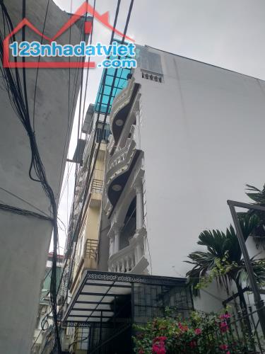 Bán nhà Mộ lao Hà Đông diện tích 51m2 ,4 tầng, mặt tiền 4,3m . Giá 10.7 tỷ