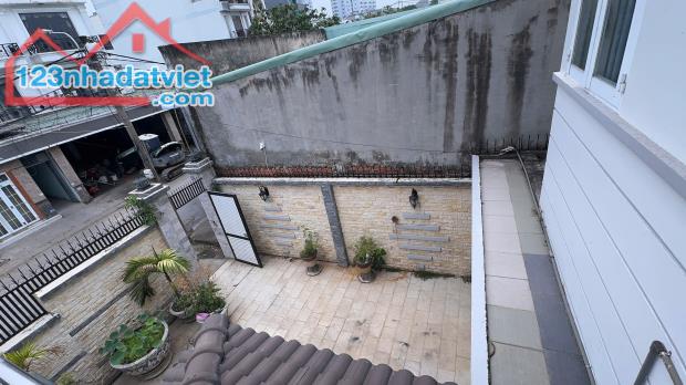 CHÍNH CHỦ CHO THUÊ BIỆT THỰ DT 300M2, 5PN, 4WC ĐƯỜNG RỘNG XE TẢI SAU CHỢ ĐẦU MỐI 1KM - 7