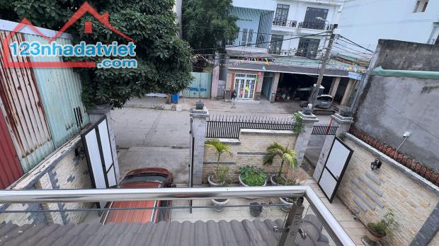 CHÍNH CHỦ CHO THUÊ BIỆT THỰ DT 300M2, 5PN, 4WC ĐƯỜNG RỘNG XE TẢI SAU CHỢ ĐẦU MỐI 1KM - 11
