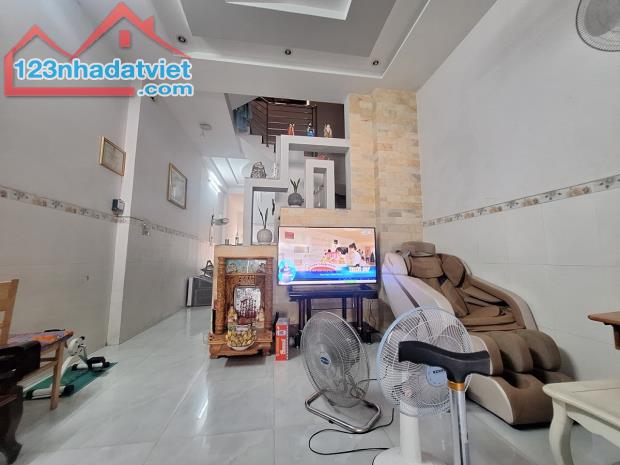 Bán nhà MẶT TIỀN ĐOÀN HỮU TRƯNG Xa lộ Hà Nội An Phú Thủ Đức, 101m2 3 tầng, 16 tỷ xxx