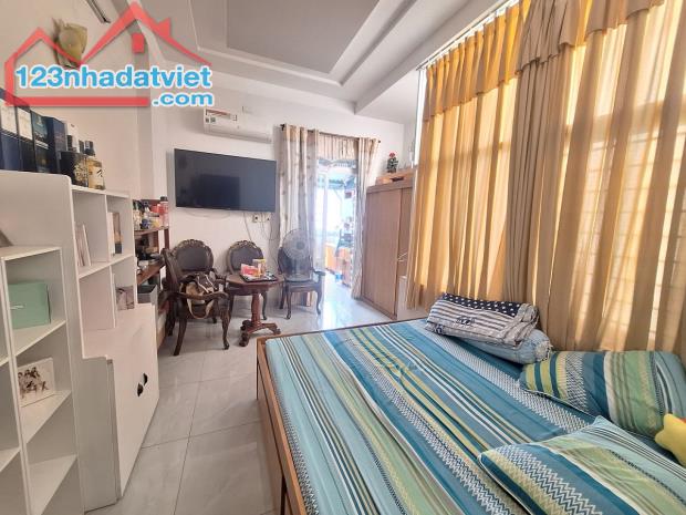 Bán nhà MẶT TIỀN ĐOÀN HỮU TRƯNG Xa lộ Hà Nội An Phú Thủ Đức, 101m2 3 tầng, 16 tỷ xxx - 2