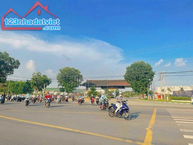 CẦN TIỀN BÁN GẤP 1021M2 ĐẤT NGAY QL 14 SÁT CHỢ TRƯỜNG DÂN ĐÔNG BUÔN BÁN SẦM UẤT. GIÁ 220TR - 5