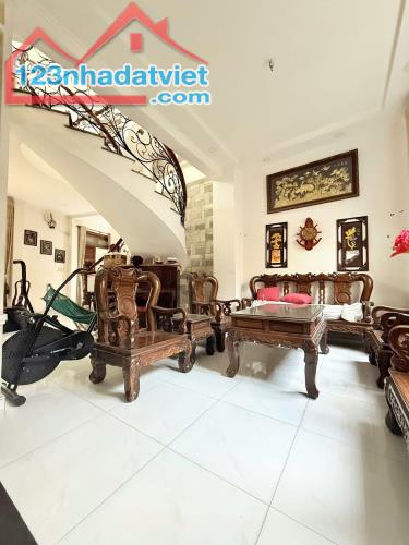🔥🔥GẤP BÁN!BIỆT THỰ SÂN VƯỜN GIÁ RẺ- 600M2 NGANG HƠN 9 MÉT - NỞ HẬU TÀI LỘC - MẶT TIỀN - 1