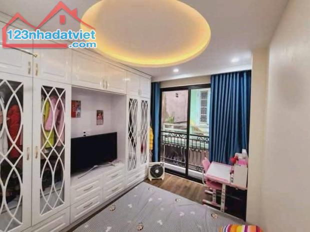 Nhà Đẹp Vừa Ở Vừa Kinh Doanh Phố Chợ Khâm Thiên, Đống Đa 17m, 4 tầng, mt 3m, giá 4.89 tỷ. - 1