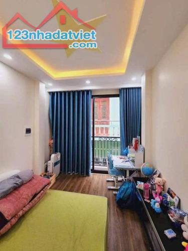 Nhà Đẹp Vừa Ở Vừa Kinh Doanh Phố Chợ Khâm Thiên, Đống Đa 17m, 4 tầng, mt 3m, giá 4.89 tỷ. - 2