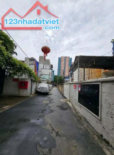 TẦM TIỀN BAY NHANH - CÁCH Ô TÔ 5M - NHÀ ĐẸP Ở NGAY