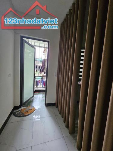 Bán nhà Ngõ 254 Phố Minh Khai, 33/35m2, Nhỉnh 5,5 tỷ, Ngõ nông, gần ô tô, Sân rộng. - 4