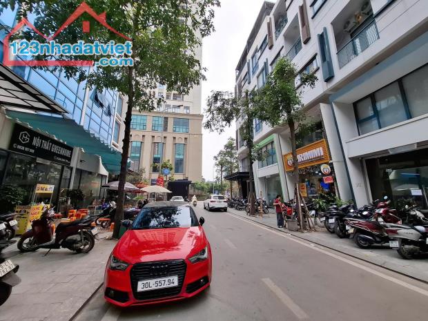 PHẢI THẬT NHANH SIÊU PHẨM NGỤY NHƯ KON TUM 6T Ở NGAY PHÂN LÔ Ô TÔ ĐỖ CHỈ 11 TỶ.