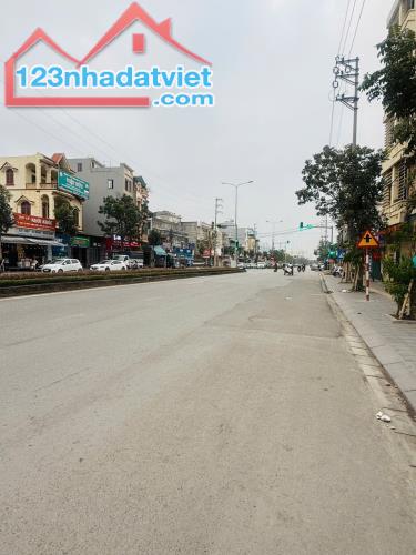 Bán nhà 4 tầng nhà xịn sò, chắc chắn cực tâm huyết bao đẹp mặt đường Ngô Quyền, TPHD