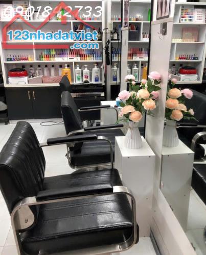 Do không có thời gian quản lý mình cần sang lại salon và mi nail đang hoạt động tốt Trung