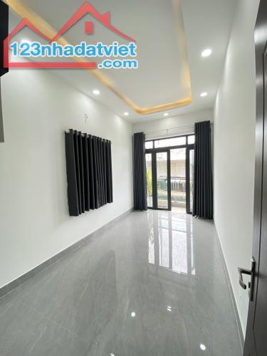 + Nhà mới vào ở ngay Mặt tiền Phạm Hùng P9 - Q8, 53m2 - ( 3.2 * 17 ). Giá 5.5 tỉ - 1