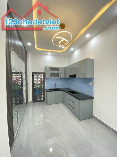 + Nhà mới vào ở ngay Mặt tiền Phạm Hùng P9 - Q8, 53m2 - ( 3.2 * 17 ). Giá 5.5 tỉ - 2