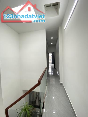 + Nhà mới vào ở ngay Mặt tiền Phạm Hùng P9 - Q8, 53m2 - ( 3.2 * 17 ). Giá 5.5 tỉ - 5