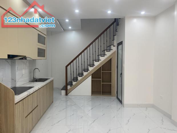 Bán nhanh căn nhà 4 tầng đẹp tại Đông Dư, Gia Lâm giá nhỉnh 4 tỷ