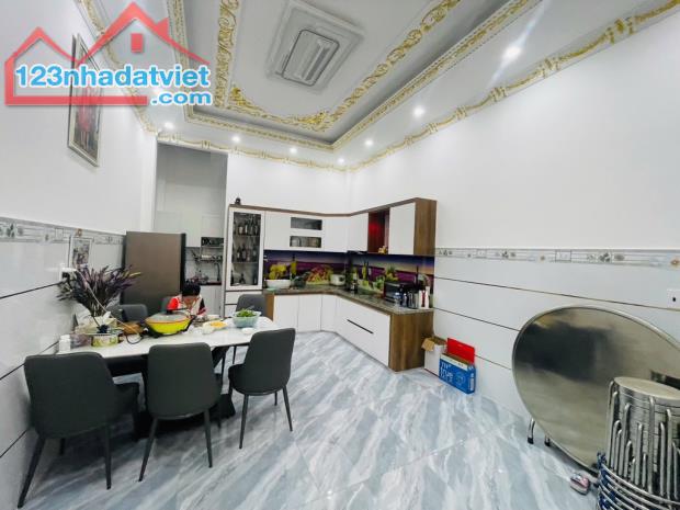 MẶT TIỀN KHU LÊ VĂN QUỚI - 63M2 - 3 TẦNG -  ÔTÔ VÀO NHÀ - PHÁP LÝ CHUẨN - CHỈ 6.X TỶ - 1