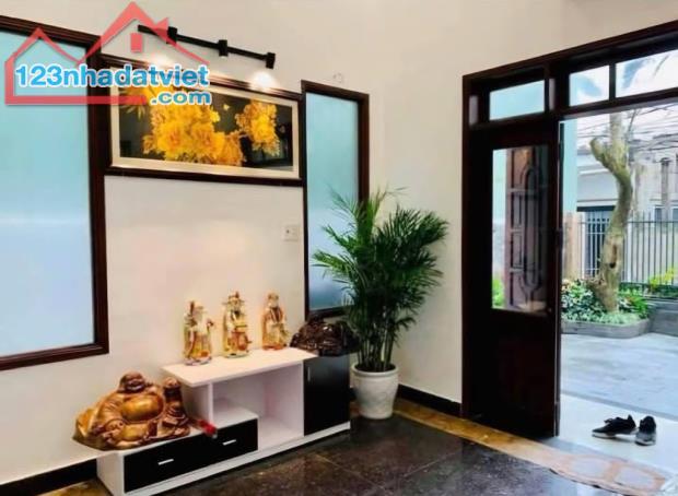 CHỈ HƠN 3 TỶ CÓ LIỀN NHÀ ĐẸP NGAY HOÀNG THỊ LOAN - DT 88M2 - CÓ DÒNG TIỀN.