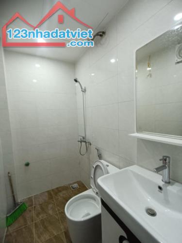 BÁN NHÀ PHỐ TÂY SƠN 30m 4T NHÀ ĐẸP, LÔ GÓC, Ô TÔ VÀO NHÀ, FULL NỘI THẤT 7.4 TỶ. - 2