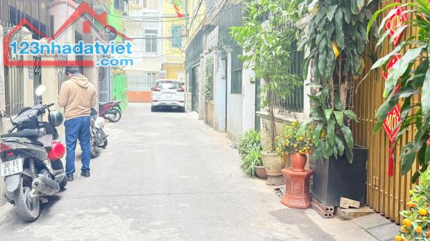 Bán nhà Hoàng Quốc Việt, Cầu Giấy 83m, 5 tầng, mt 5m, 17.7 tỷ dân xây, gần phố, ô tô
