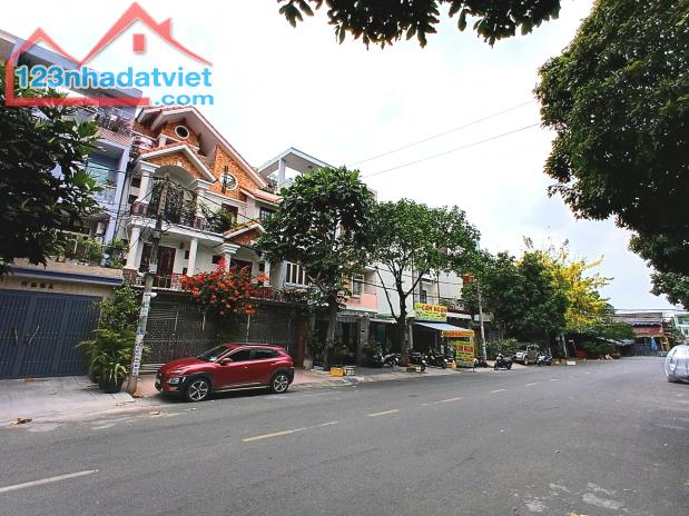 Bán Nhà Mặt Tiền Đẹp Thuận Tiện Kinh Doanh - Khu Tên Lửa - Bình Tân - 80m² - 4 Tầng