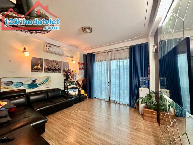Bán nhà phố Đại Mỗ quận Nam Từ Liêm nhà đẹp gần ô tô dt 35m 5t mt 3,6m giá 4,6 tỷ