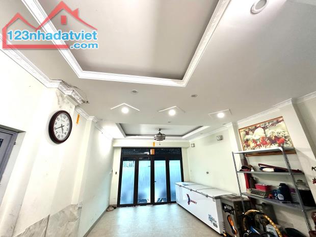 Bán nhà phố Đại Mỗ quận Nam Từ Liêm nhà đẹp gần ô tô dt 35m 5t mt 3,6m giá 4,6 tỷ - 1