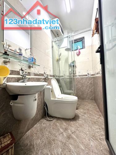 Bán nhà phố Đại Mỗ quận Nam Từ Liêm nhà đẹp gần ô tô dt 35m 5t mt 3,6m giá 4,6 tỷ - 2