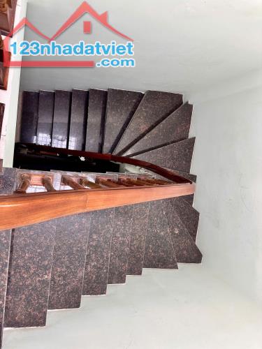 Bán nhà phố Đại Mỗ quận Nam Từ Liêm nhà đẹp gần ô tô dt 35m 5t mt 3,6m giá 4,6 tỷ - 4