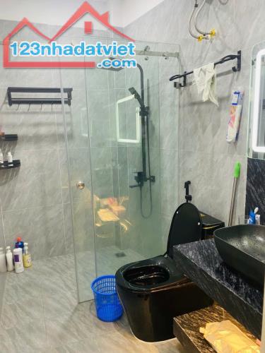 Bán nhà Bùi Xương Trạch ngõ thông gần phố trước nhà thoáng nhà đẹp nội thất nhập  39m giá - 2