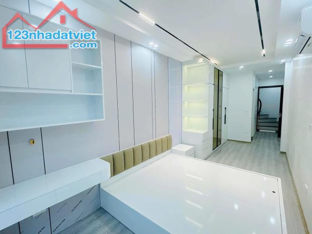 Bán Nhà 3 Phòng Ngủ, Ngõ Hoà Bình 4, Minh Khai, 30m2 Chỉ 5.7 Tỷ - 1
