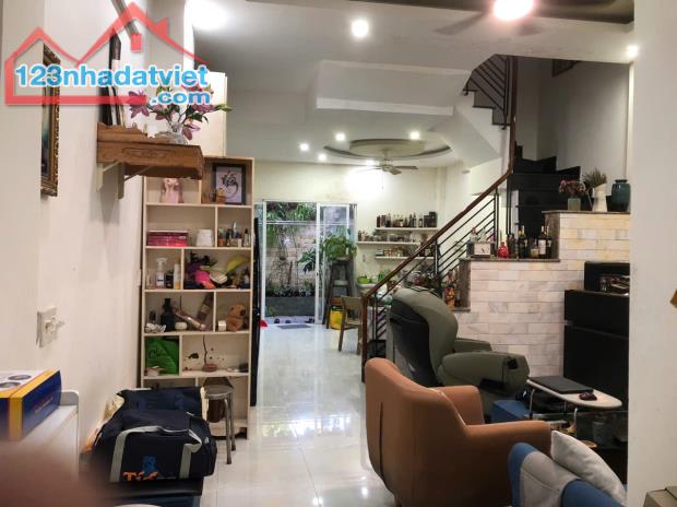 CHÍNH CHỦ CẦN BÁN NHÀ 2 TẦNG TẠI HẺM 1368 LÊ VĂN LƯƠNG - NHÀ BÈ - TP HỒ CHÍ MINH - 1