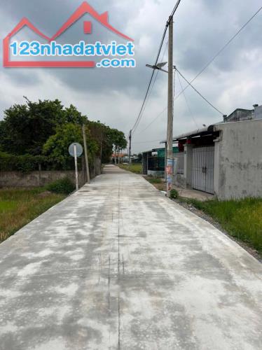 BÁN LÔ ĐẤT NGAY XÃ HOÀ KHÁNH TÂY ĐỨC HOÀ LONG AN, DT 250M2 FULL THỔ, GIÁ 980TR CC NGAY - 2
