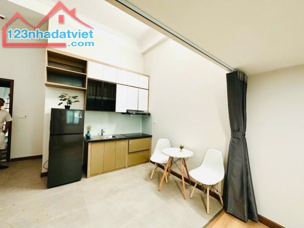 Bán CCMN Triều Khúc 76m2 8 tầng 24pkk thang máy ,ô tô đỗ 10m giá 18,5 tỷ có thương lượng .