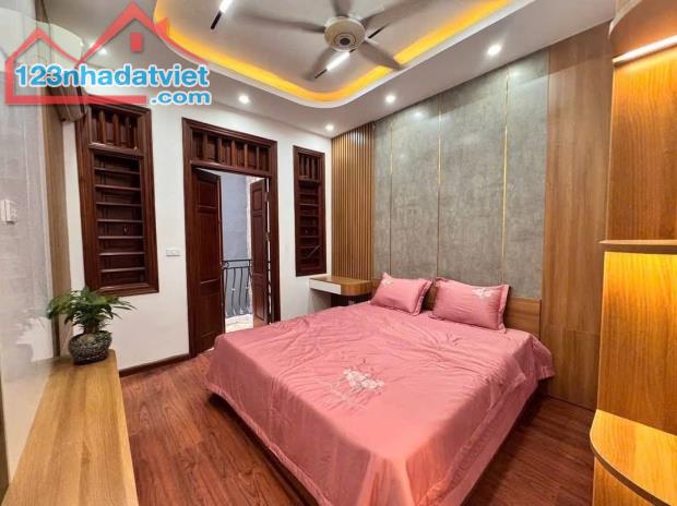 9 TỶ ,40M,4 TẦNG ,FULL NỘI THẤT SỊN SÒ,QUAN HOA ,CẦU GIẤY,VÀI BƯỚC RA PHỐ,NGÕ RỘNG - 2