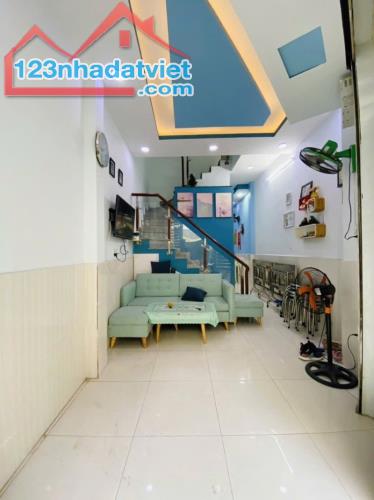 5.2 TỶ TL - NHÀ QUẬN 11 GẦN SVĐ PHÚ THỌ - HẺM 1/ 3M THÔNG, SÁT MẶT TIỀN - 38M2 3 TẦNG 4PN