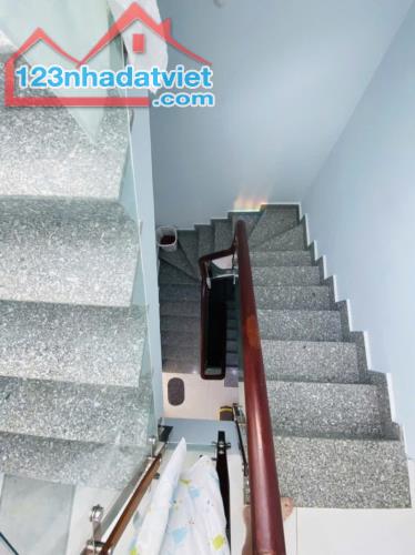 5.2 TỶ TL - NHÀ QUẬN 11 GẦN SVĐ PHÚ THỌ - HẺM 1/ 3M THÔNG, SÁT MẶT TIỀN - 38M2 3 TẦNG 4PN - 2