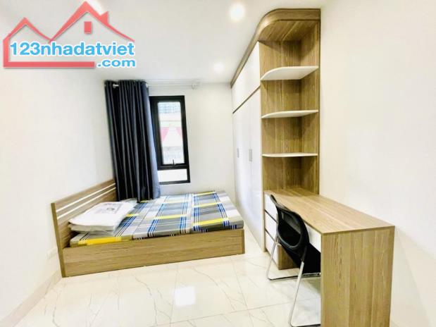 TÒA CCMN CẦU GIẤY - 60M2 X 7 TẦNG - 17.3 TỶ - OTO 200M - THANG MÁY CHẠY - DÒNG TIỀN - 2