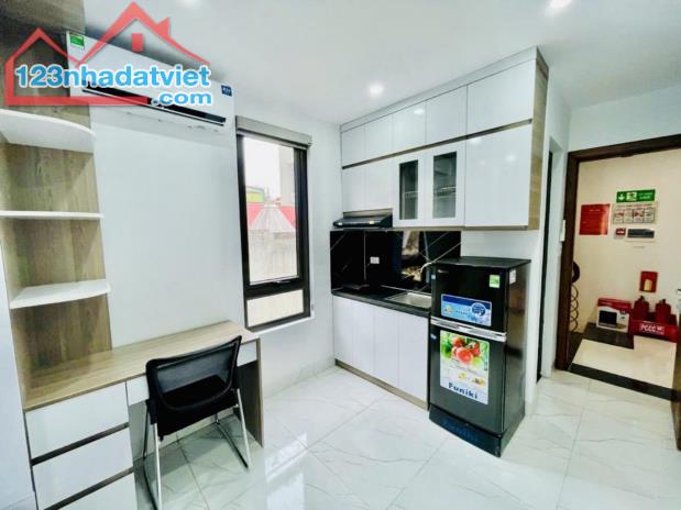 TÒA CCMN CẦU GIẤY - 60M2 X 7 TẦNG - 17.3 TỶ - OTO 200M - THANG MÁY CHẠY - DÒNG TIỀN - 3