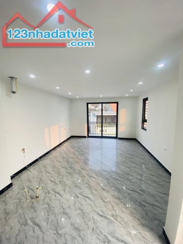 Siêu phẩm 6 tầng Bát Khối, Lô góc, thang máy, ngõ ô tô tránh, 42m, MT 4.4m, giá 9.x tỷ - 2