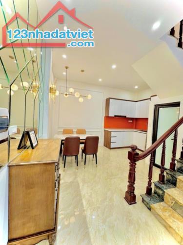TRƯƠNG ĐỊNH - FULL NỘI THẤT - MẶT PHỐ 3 BƯỚC CHÂN - 6TỶ(TL) - 40M2 - 2